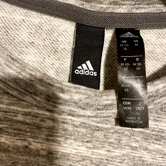 Boxy Grey Adidas Tshirt - Picture 6 of 6